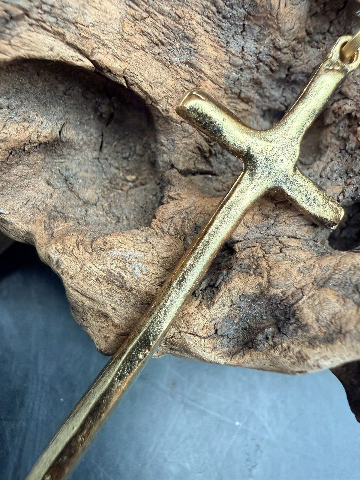 Stick Cross Plain/Brass Chain - NV2-SCPB