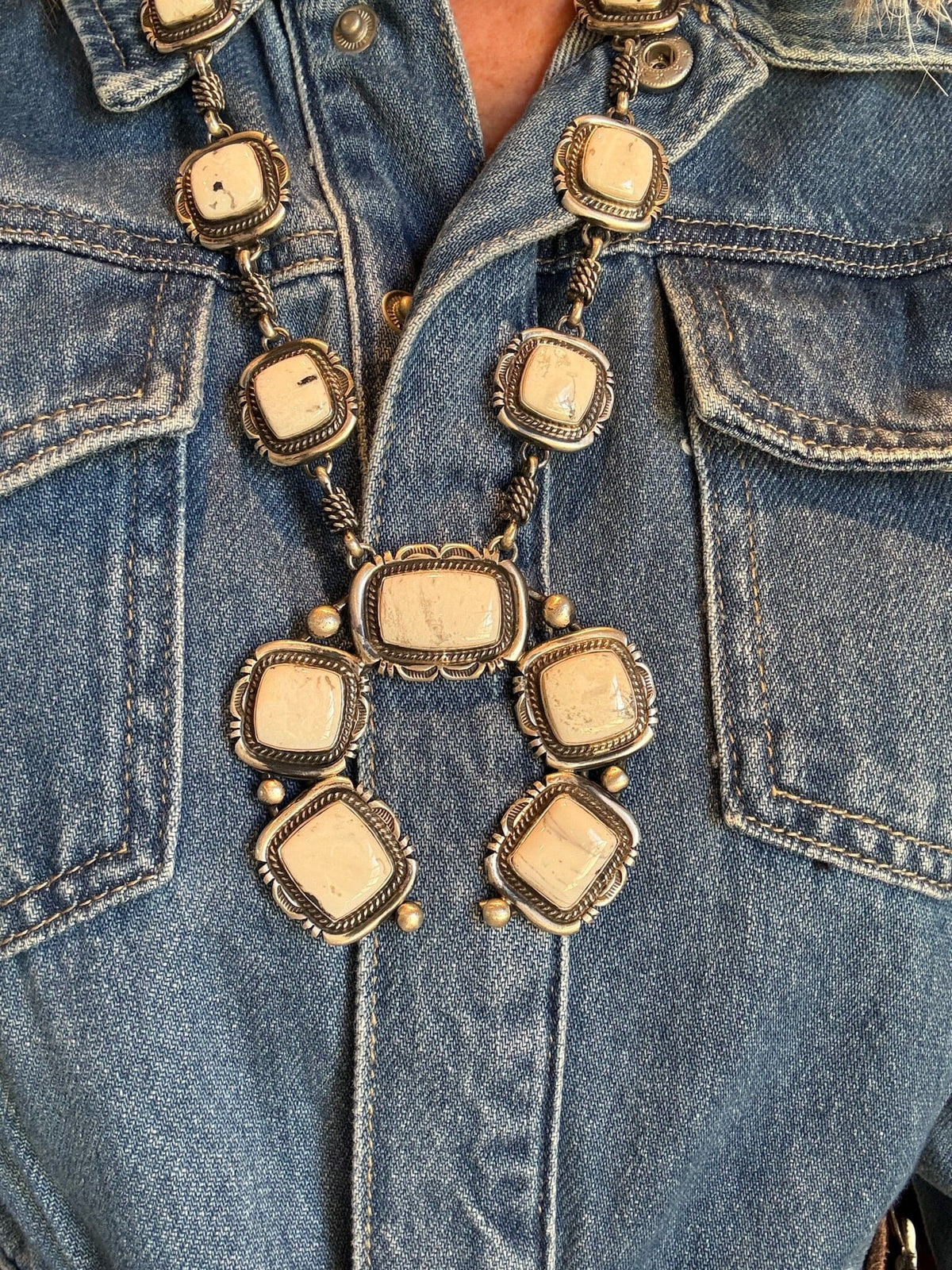 White Buffalo Squash & Earring Set - SQAZ86