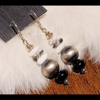 White Buffalo, Sterling Pearl Earrings - ESZ61